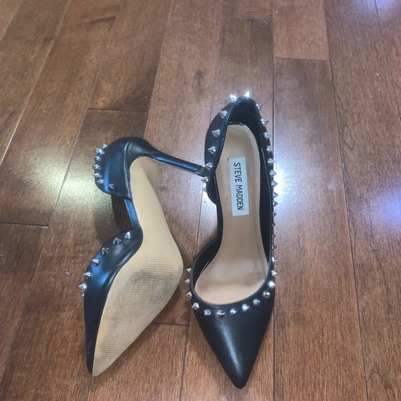 Steve Madden Karine Studded Leather D'orsay Pumps In Black size 7 - Picture 2 of 2